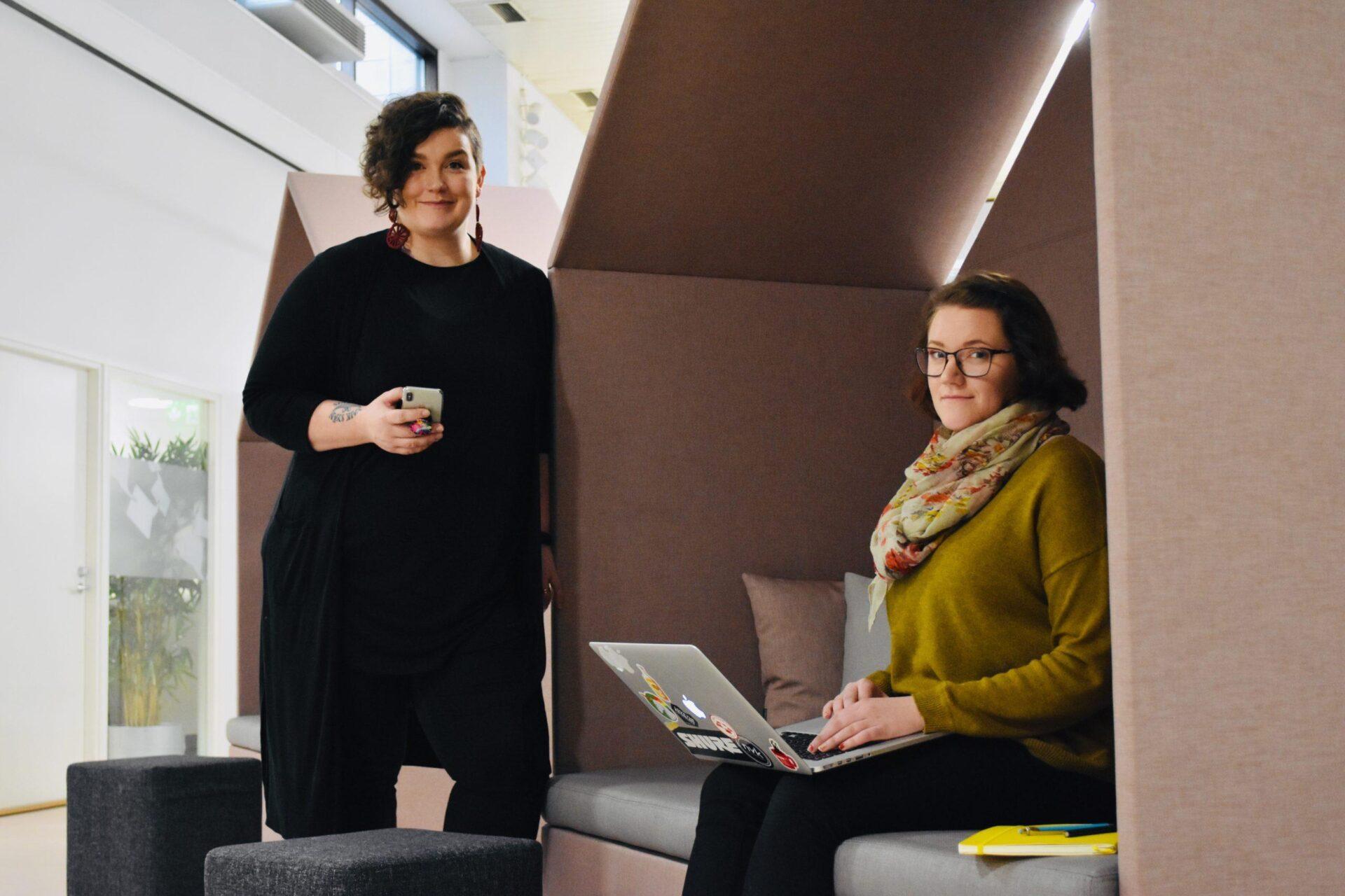 Etäyhteisövetäjä tarjoaa virtuaalijalluja ja etäaamukahveja!