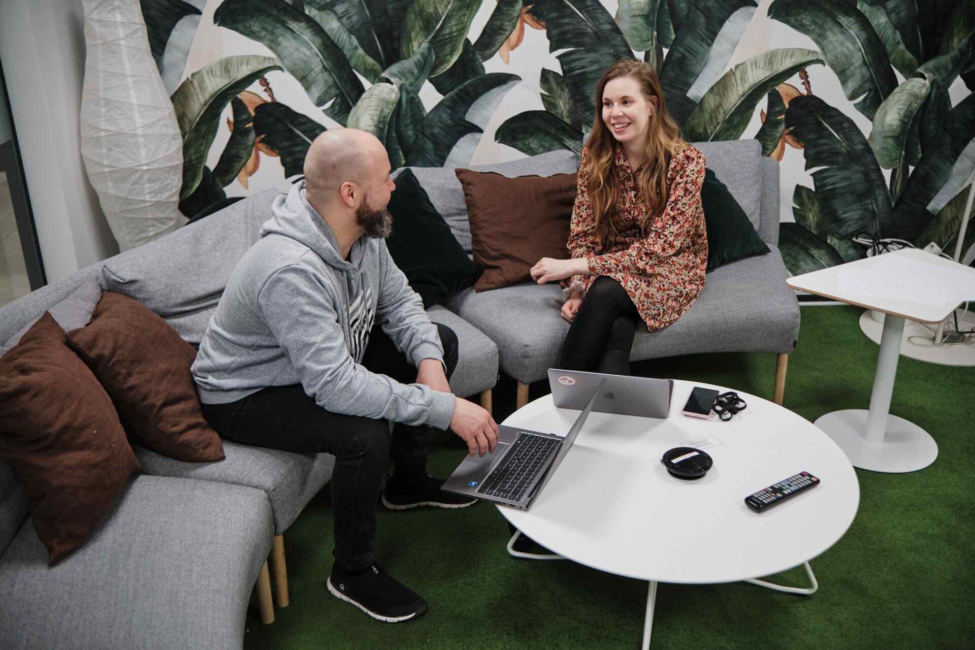 Miten rakennetaan verkostoajan oppiva työyhteisö? -opas